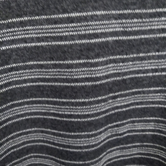 $ LOVE Scarlet short sleeves shirt . Buttons on shoulders. Size M - Picture 4 of 5